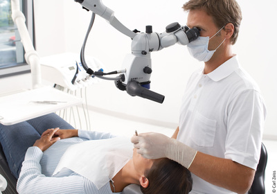 Το οδοντιατρικό μικροσκόπιο  SmartOPTIC που είναι εγκατεστημένο στο Ιατρείο μας αναβαθμίζει στο μέγιστο βαθμό τις κλινικές μας δυνατότητες σε ευρύ φάσμα οδοντιατρικών θεραπειών  και εγγυάται στους ασθενείς μας  άριστες και ολοκληρωμένες οδοντιατρικές υπηρεσίες.